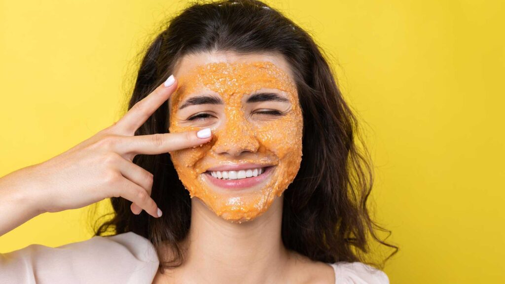 Turmeric powder can be used to make facial skin glowing mask in your home.